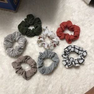 7 scrunchies